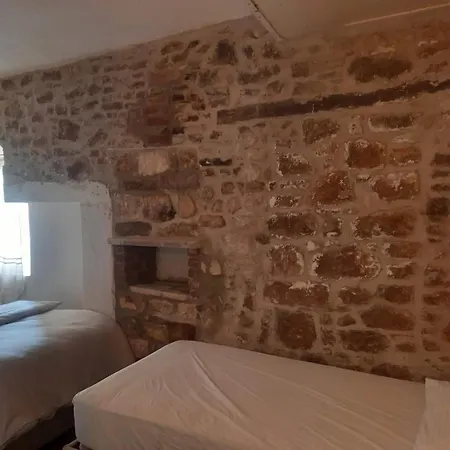 Sekercigiller Ayvalı